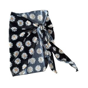 Meet Curve Daisy Print Sarong Sheer Swim Skirt cover up XL black white chiffon